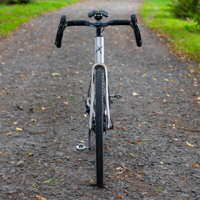 AUTHOR AURA XR7 s predu