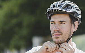 Poradíme vám, ako vybrať prilbu na bicykel