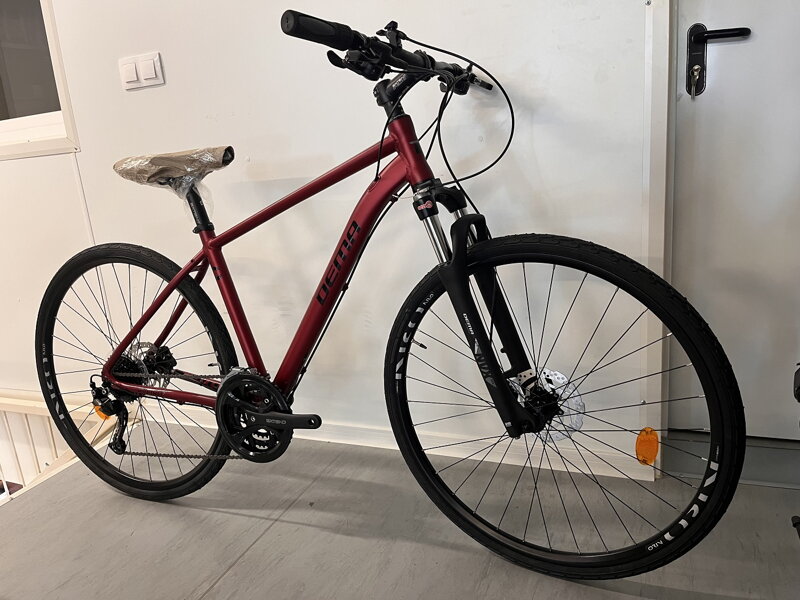 DEMA Aveiro 7 Red-Black 28" – vystavený kus, rám 18"