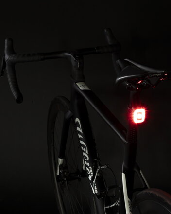 FORCE blikačka zadná FLEA 70 LM, 1 LED, USB FORCE blikačka zadná FLEA 70 LM, 1 LED, USB
