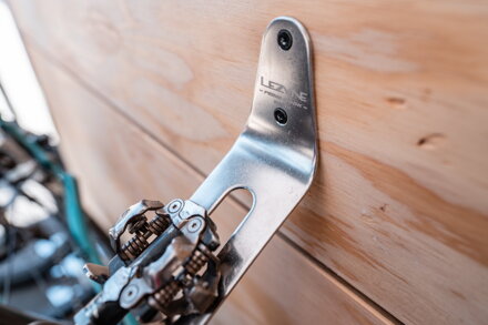 LEZYNE držiak na stenu nerezový, PEDAL HOOK-SILVER LEZYNE držiak na stenu nerezový, PEDAL HOOK-SILVER