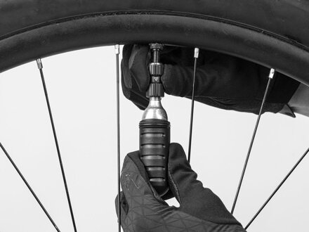 Topeak mini-hustilka NANO AIRBOOSTER + 25g CO2 náplň Topeak mini-hustilka NANO AIRBOOSTER + 25g CO2 náplň