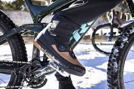 Vaude cyklistická obuv AM Moab Mid Winter STX, unisex, black