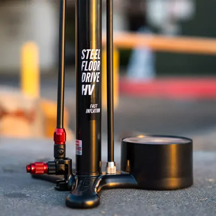 Lezyne pumpa STEEL HV FLOOR DRIVE 3.5 Lezyne pumpa STEEL HV FLOOR DRIVE 3.5