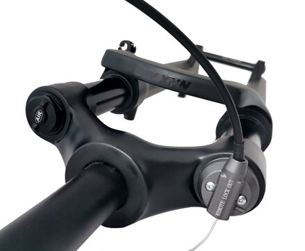 RED odpružená vidlica NRX 328 AIR 700C RL 80mm matná čierna RED odpružená vidlica NRX 328 AIR 700C RL 80mm matná čierna