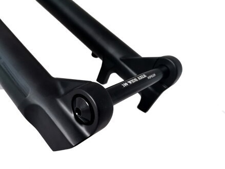 RED odpružená vidlica NRX 328 AIR 700C RL 80mm matná čierna RED odpružená vidlica NRX 328 AIR 700C RL 80mm matná čierna