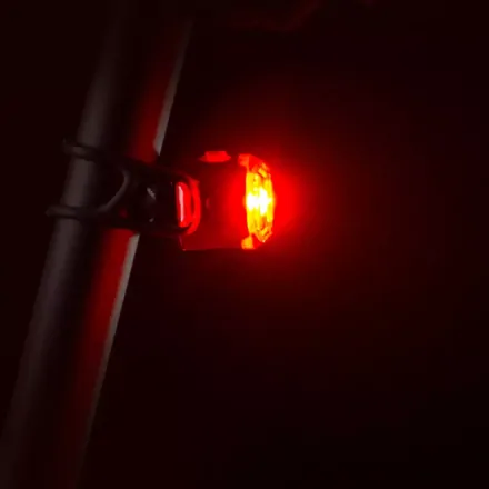 Lezyne zadné svetlo FEMTO USB C StVZO