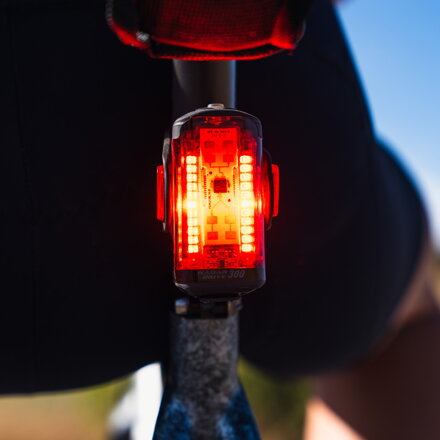 Lezyne sada svetiel REACT DRIVE SYSTEM Lezyne sada svetiel REACT DRIVE SYSTEM