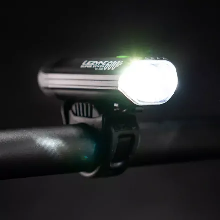 LEZYNE predné svetlo SUPER StVZO 600+ FRONT LEZYNE predné svetlo SUPER StVZO 600+ FRONT