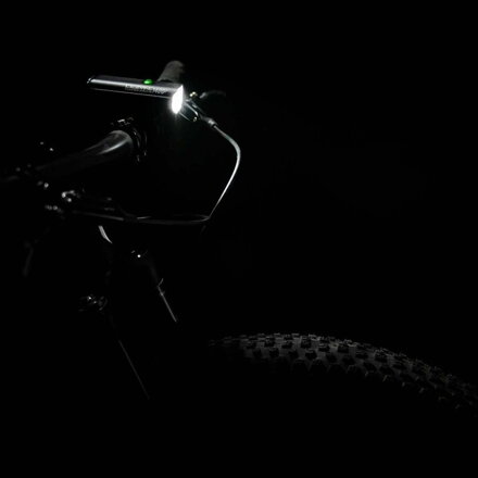 Lezyne predné LED svetlo Macro Drive 1400+ Loaded Lezyne predné LED svetlo Macro Drive 1400+ Loaded