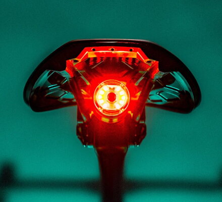 Lezyne zadné svetlo SADDLE DRIVE 250 REAR