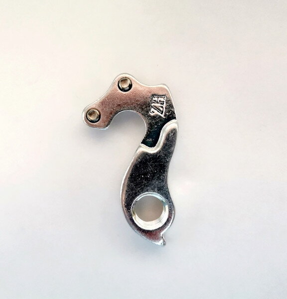 Dema koncovka rámu LEONY 2019